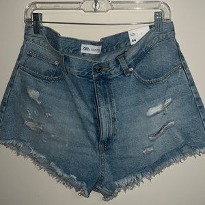 Zara distressed denim jean shorts